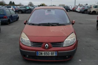 Pare boue avant droit RENAULT SCENIC 2
