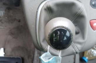 Pare boue avant droit RENAULT SCENIC 2