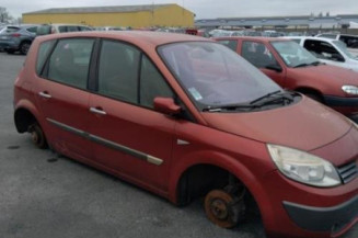 Pare boue avant droit RENAULT SCENIC 2