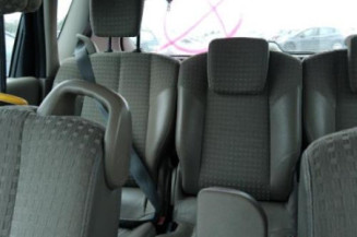 Pare boue avant droit RENAULT SCENIC 2