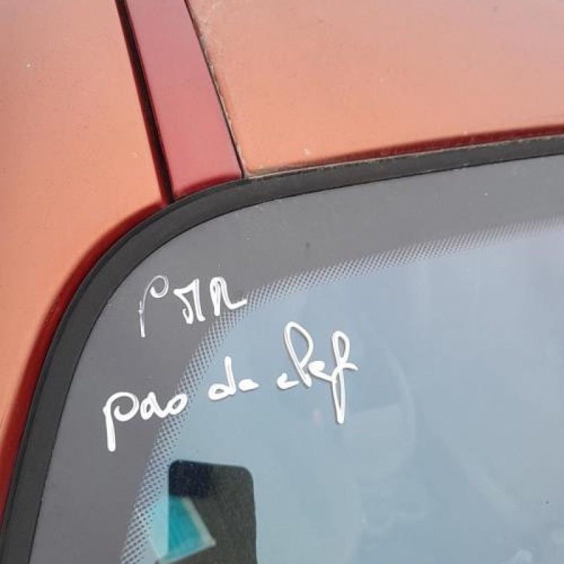 Pare boue avant droit RENAULT SCENIC 2 Photo n°17