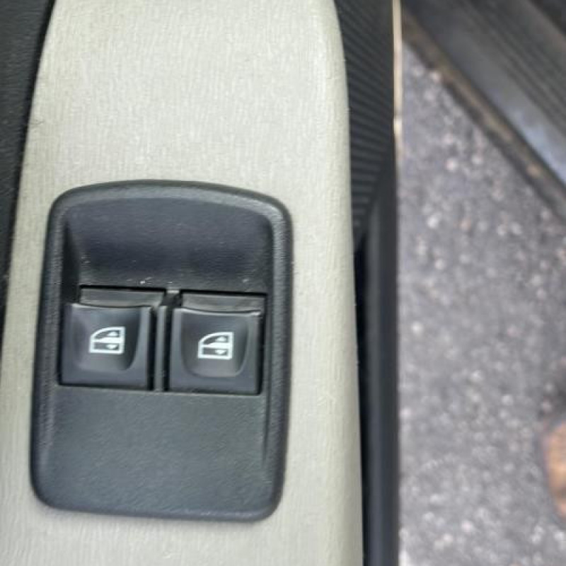 Pare boue avant gauche DACIA LODGY Photo n°17