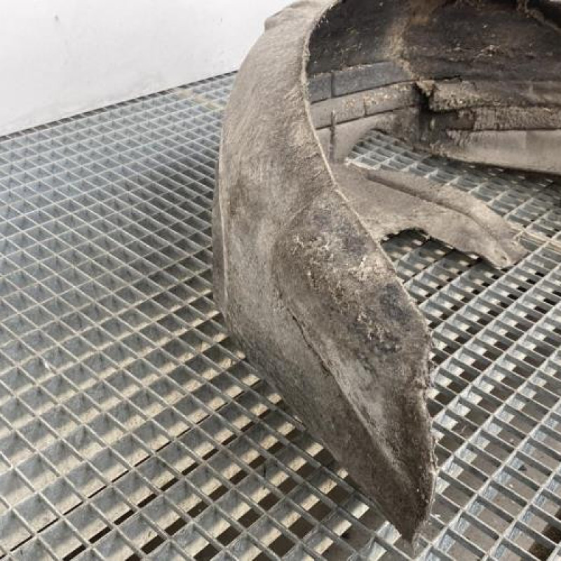 Pare boue arriere gauche FORD FIESTA 6 Photo n°1