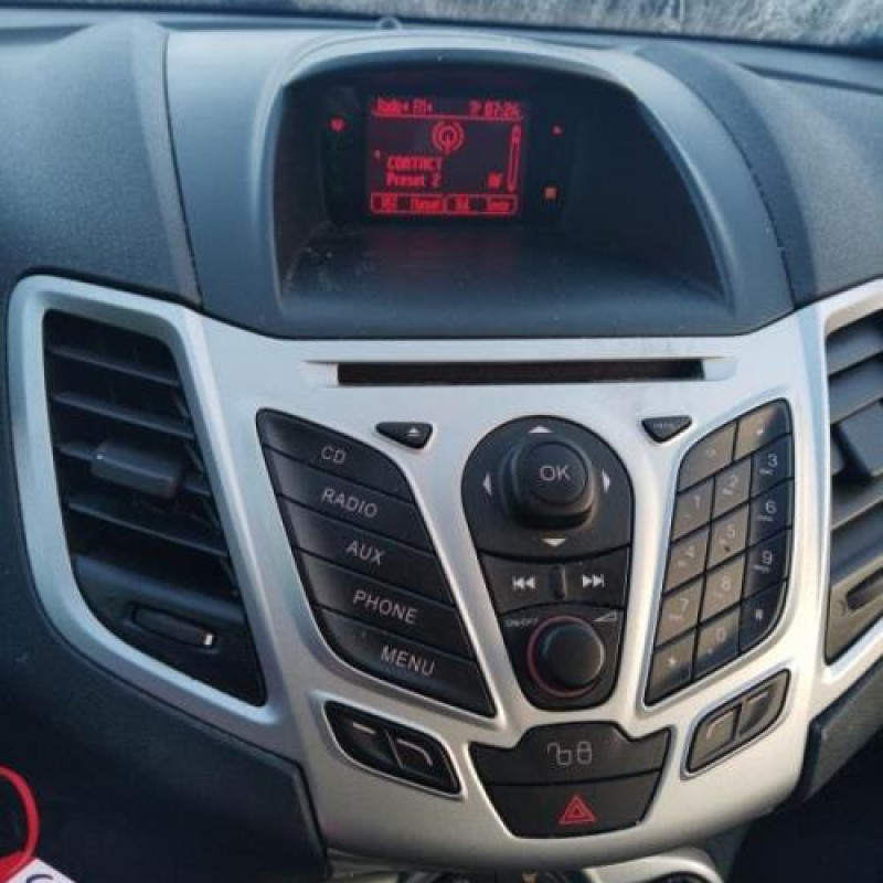 Pare boue arriere gauche FORD FIESTA 6 Photo n°15