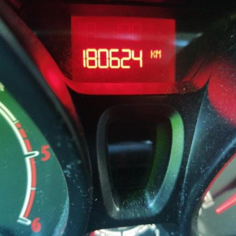 Pare boue arriere gauche FORD FIESTA 6 Photo n°16