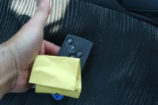 Pare boue avant droit RENAULT SCENIC 3