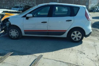 Pare boue avant droit RENAULT SCENIC 3