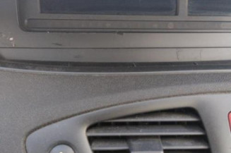 Pare boue avant droit RENAULT SCENIC 3