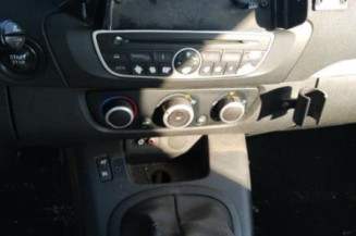 Pare boue avant droit RENAULT SCENIC 3