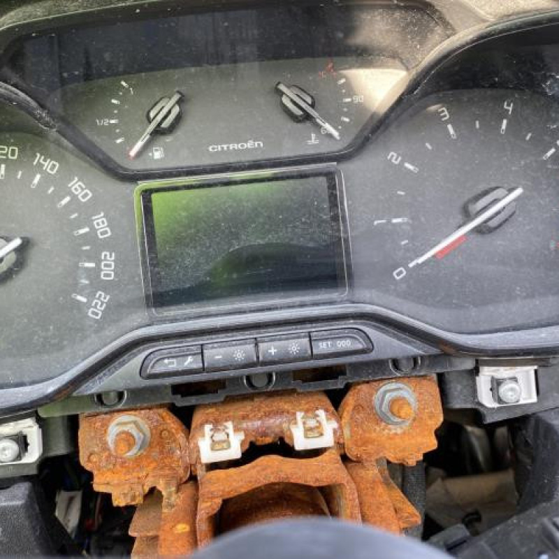 Pare boue arriere gauche CITROEN C3 3 Photo n°18