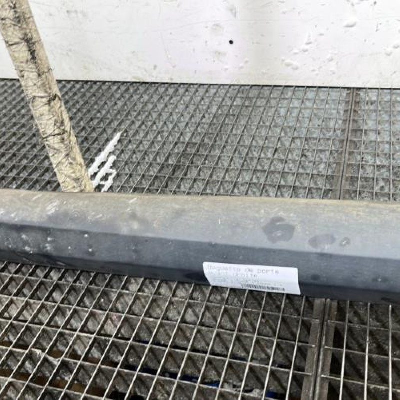 Baguette de porte avant droite RENAULT MEGANE 3 Photo n°3