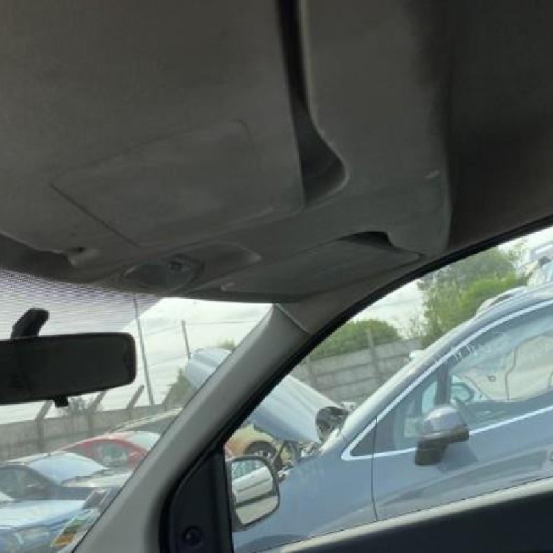 Crochet de remorquage DACIA DOKKER Photo n°11