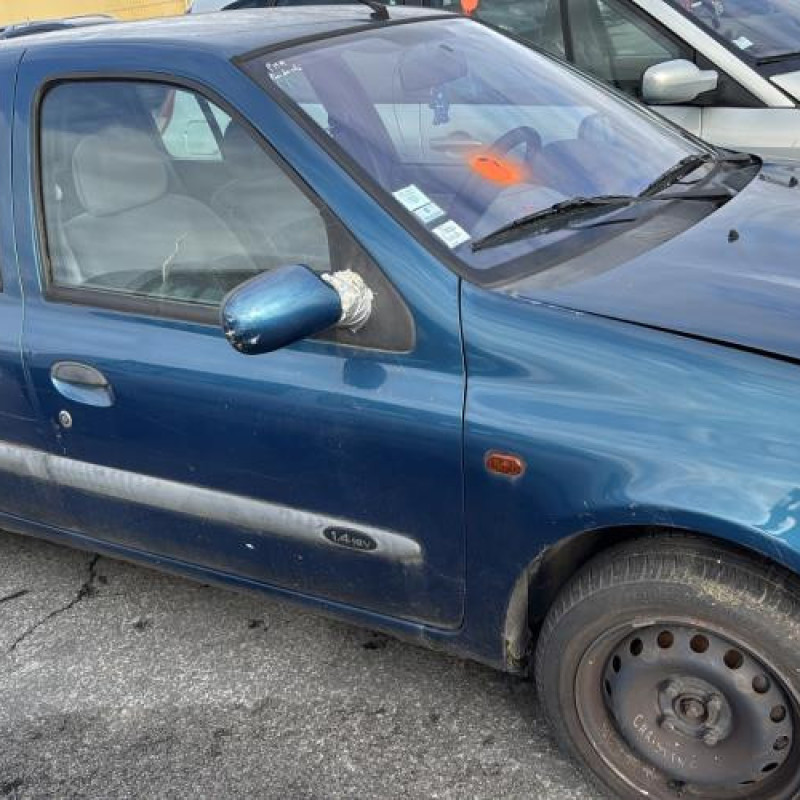 Aile avant droit RENAULT CLIO 2 Photo n°10