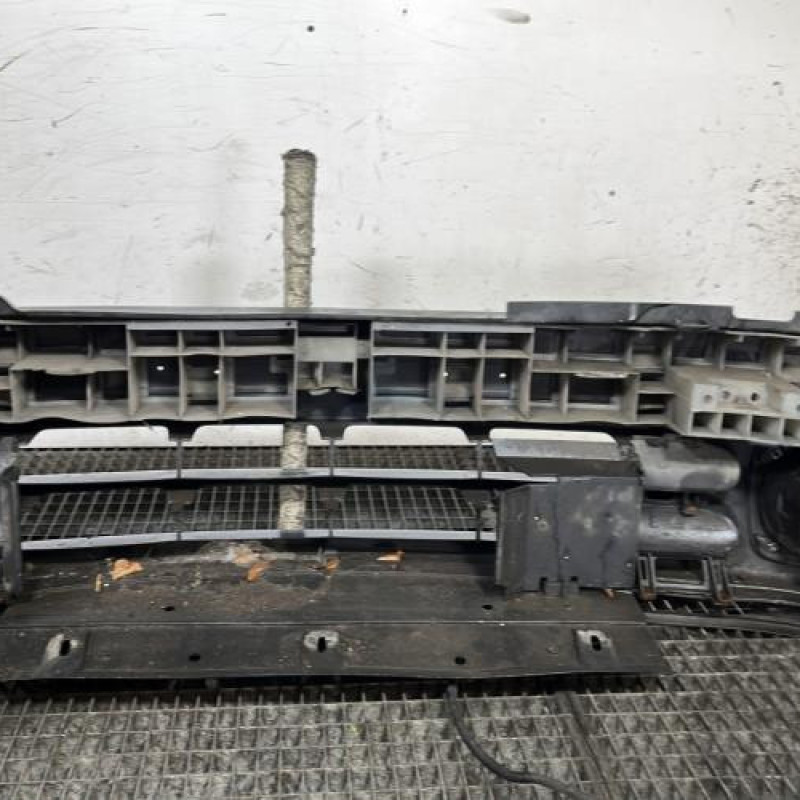 Pare choc avant RENAULT CLIO 2 Photo n°5