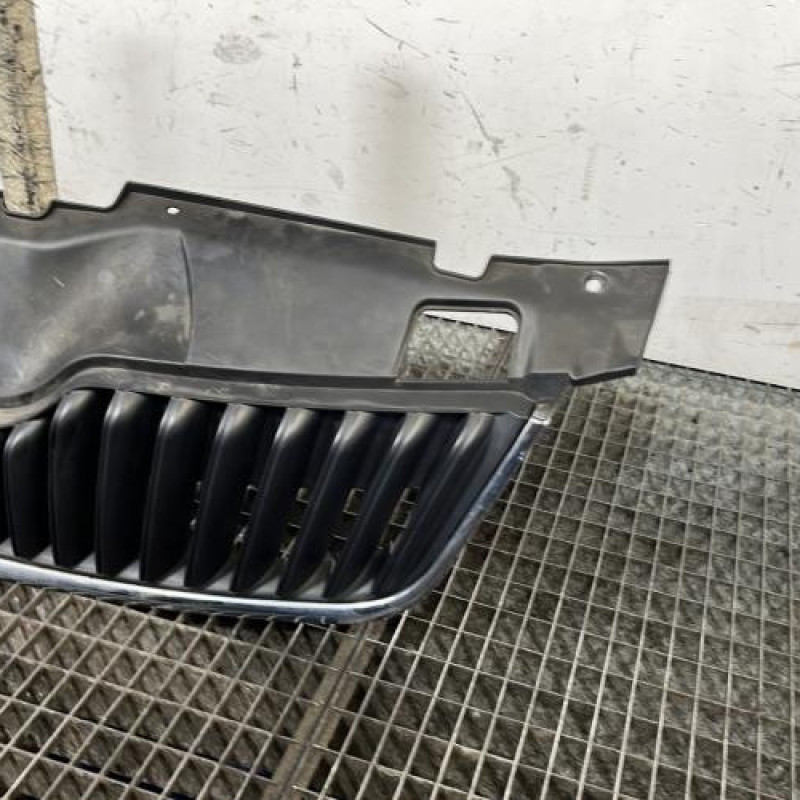 Calandre SKODA FABIA 2 Photo n°3