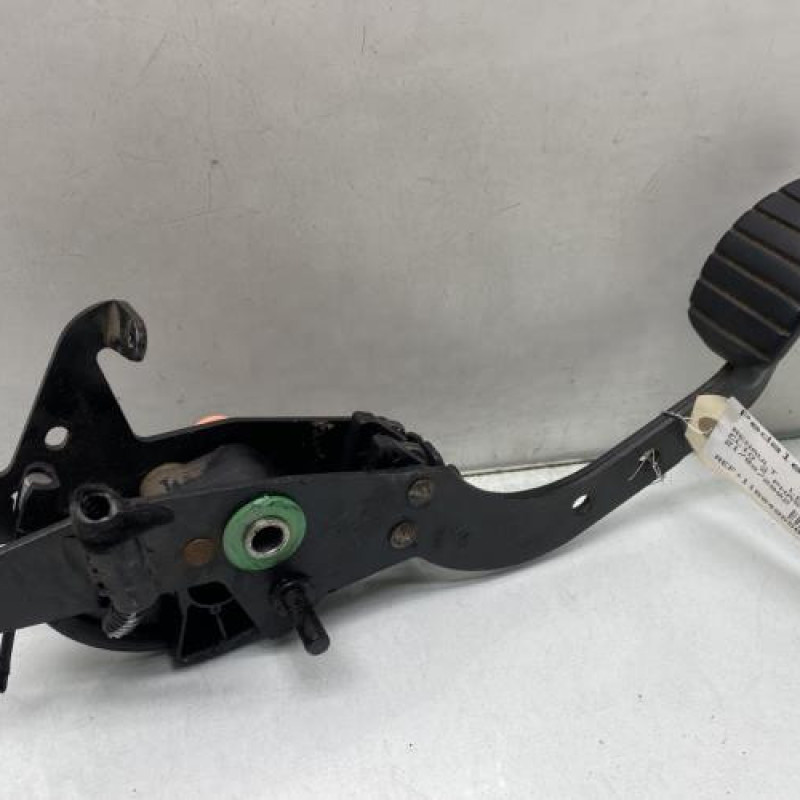 Pedale d'embrayage RENAULT CLIO 2 Photo n°1