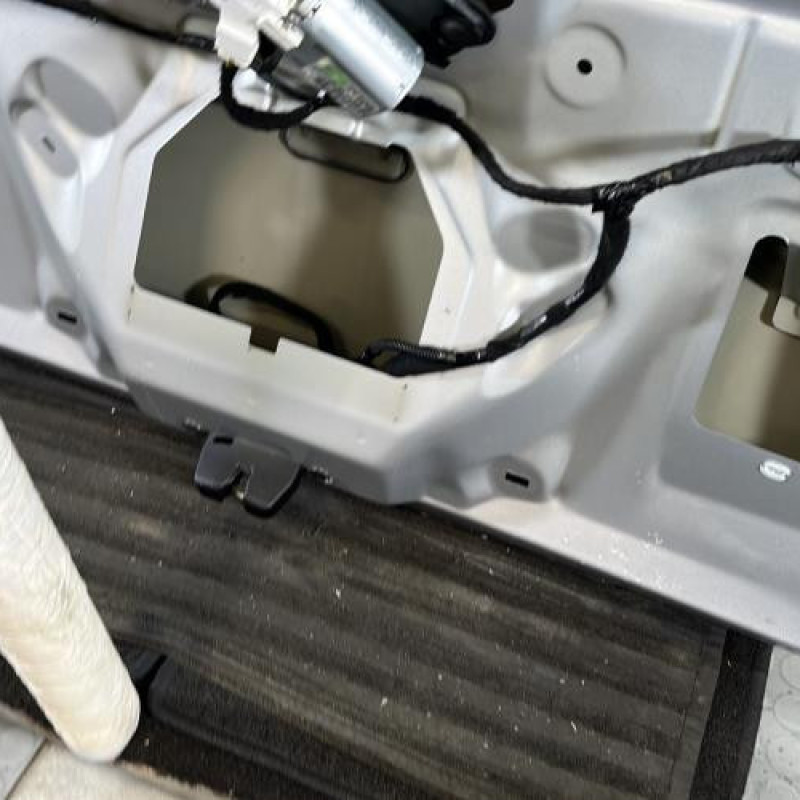 Malle/Hayon arriere CITROEN C4 2 Photo n°10