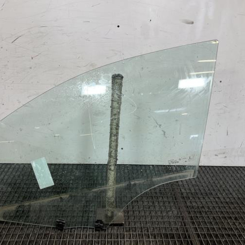 Vitre avant gauche CITROEN C4 2 Photo n°1