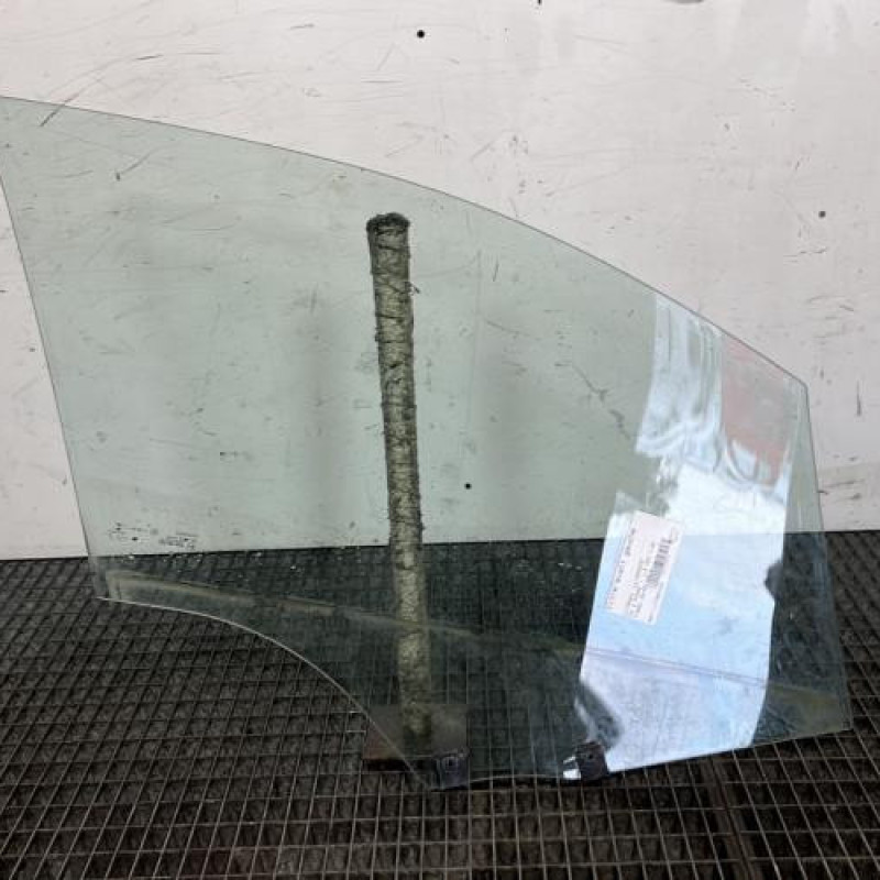 Vitre avant gauche CITROEN C4 2 Photo n°4