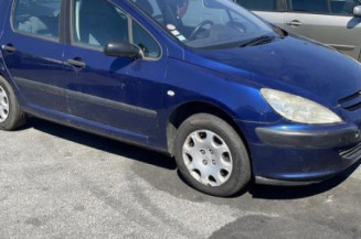 Pare boue avant droit PEUGEOT 307