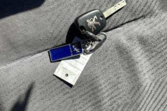 Pare boue avant droit PEUGEOT 307