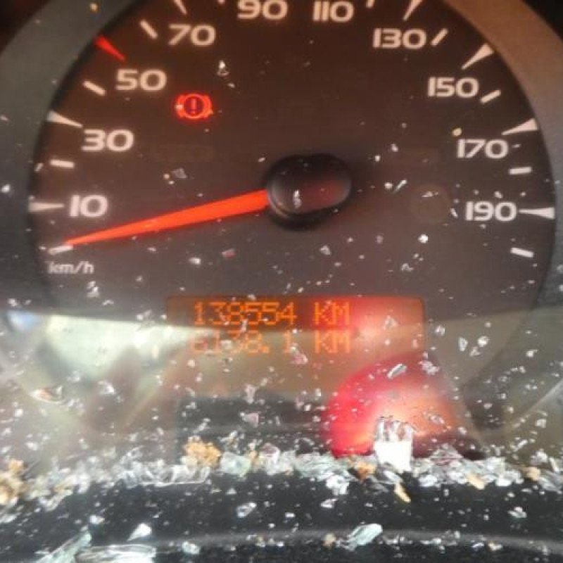 Pare boue avant droit RENAULT CLIO 3 Photo n°10