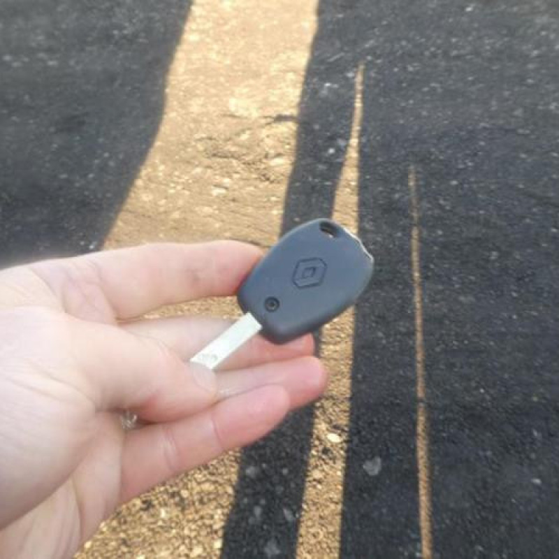 Pare boue avant droit RENAULT CLIO 3 Photo n°11