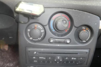 Pare boue avant droit RENAULT CLIO 3