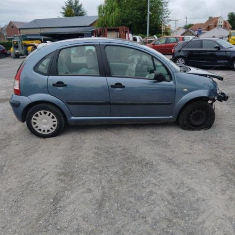 Pare boue avant gauche CITROEN C3 1 Photo n°4