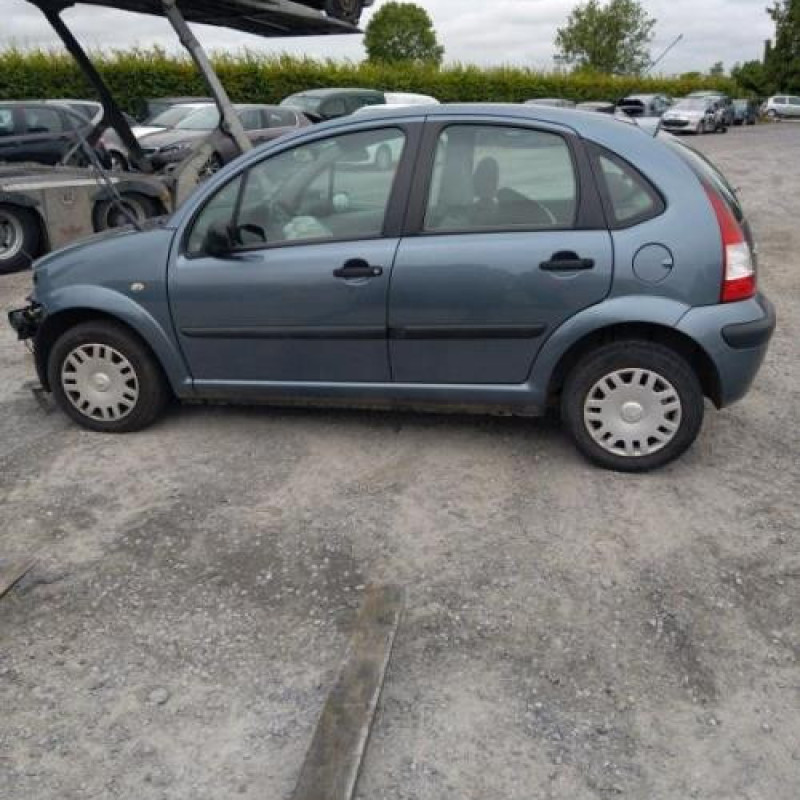 Pare boue avant gauche CITROEN C3 1 Photo n°8