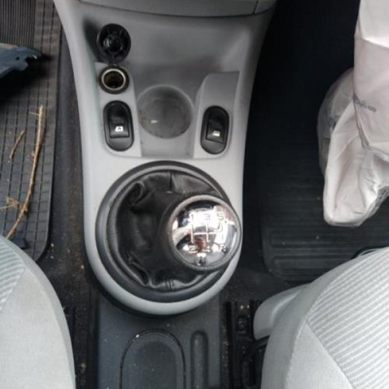 Pare boue avant gauche CITROEN C3 1 Photo n°11