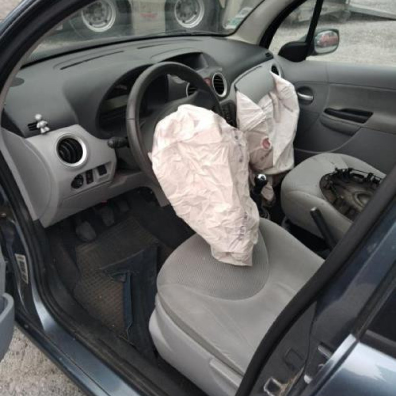 Pare boue avant gauche CITROEN C3 1 Photo n°12