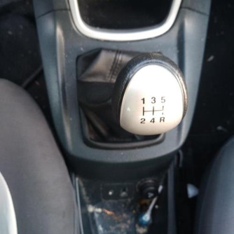 Pare boue avant gauche FORD FIESTA 6 Photo n°12