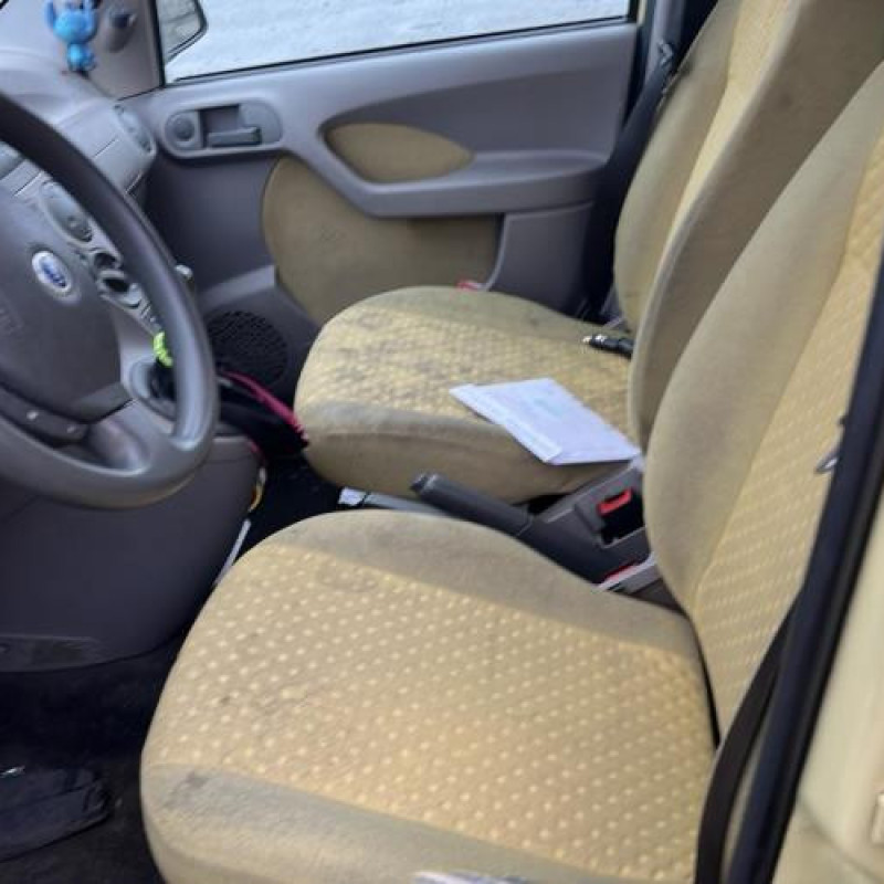 Pare boue avant droit FIAT PANDA 2 Photo n°8