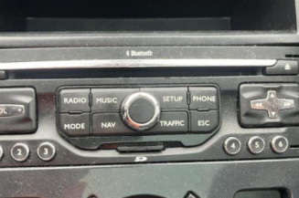 Pare boue avant gauche PEUGEOT 3008 1