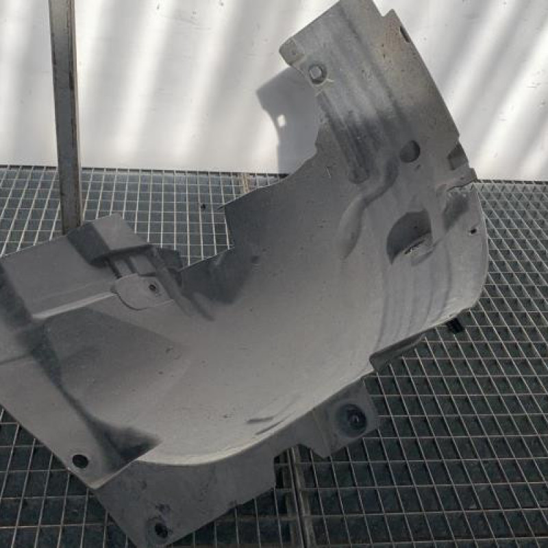 Pare boue avant droit DACIA SANDERO 3 Photo n°3