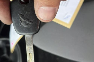 Pare boue avant droit PEUGEOT 107