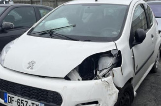 Pare boue avant droit PEUGEOT 107
