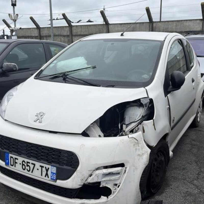 Pare boue avant droit PEUGEOT 107 Photo n°11