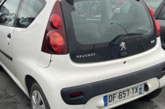 Pare boue avant droit PEUGEOT 107