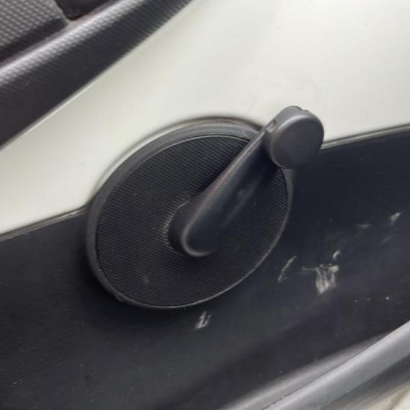 Pare boue avant droit PEUGEOT 107 Photo n°13