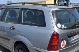 Pare boue avant droit FORD FOCUS 1