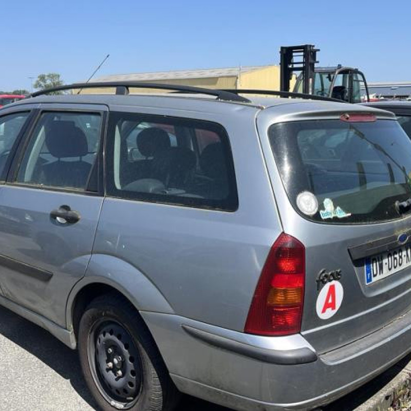 Pare boue avant droit FORD FOCUS 1 Photo n°5