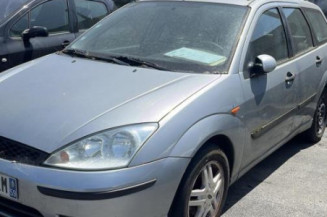 Pare boue avant droit FORD FOCUS 1