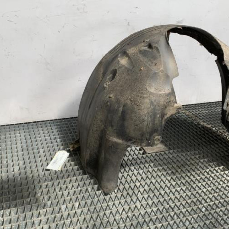 Pare boue avant gauche FORD FOCUS 1 Photo n°1