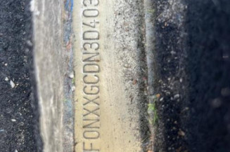 Pare boue avant gauche FORD FOCUS 1