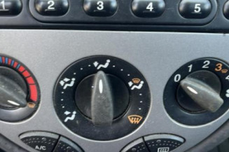 Pare boue avant gauche FORD FOCUS 1