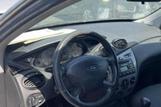 Pare boue avant gauche FORD FOCUS 1