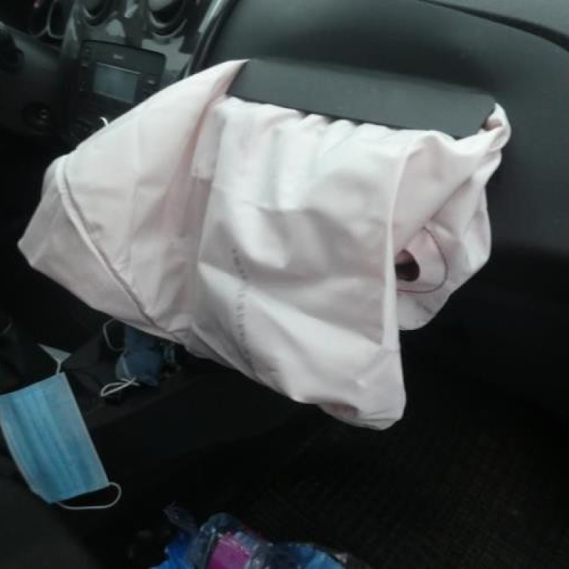 Pare boue avant droit DACIA SANDERO 2 Photo n°8