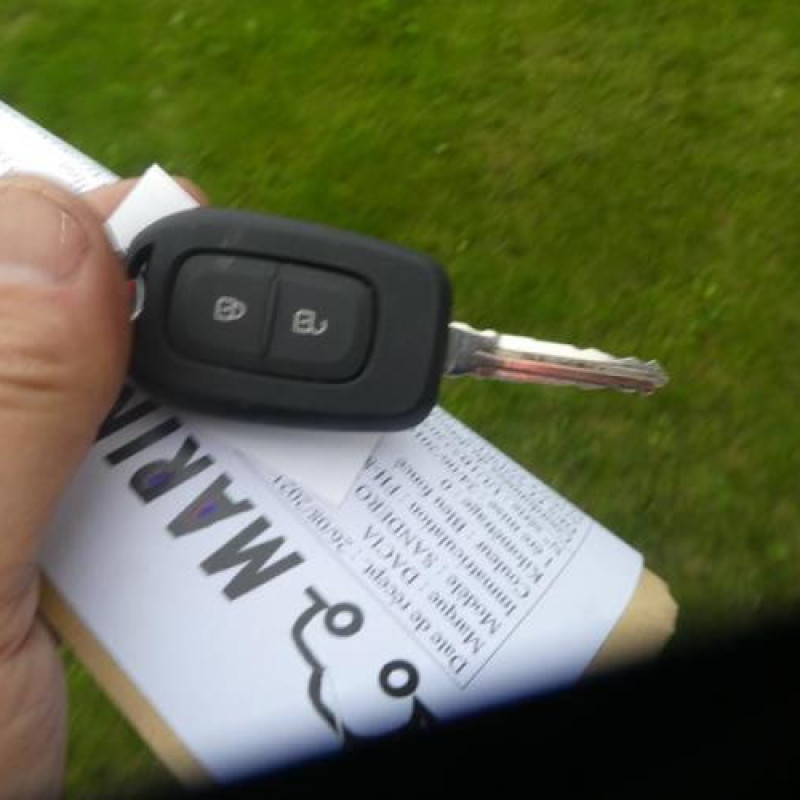 Pare boue avant droit DACIA SANDERO 2 Photo n°13